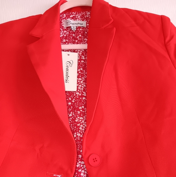 red collared jacket size S,M, elegant COUNTESS brand with a button on the front - Picture 7 of 8